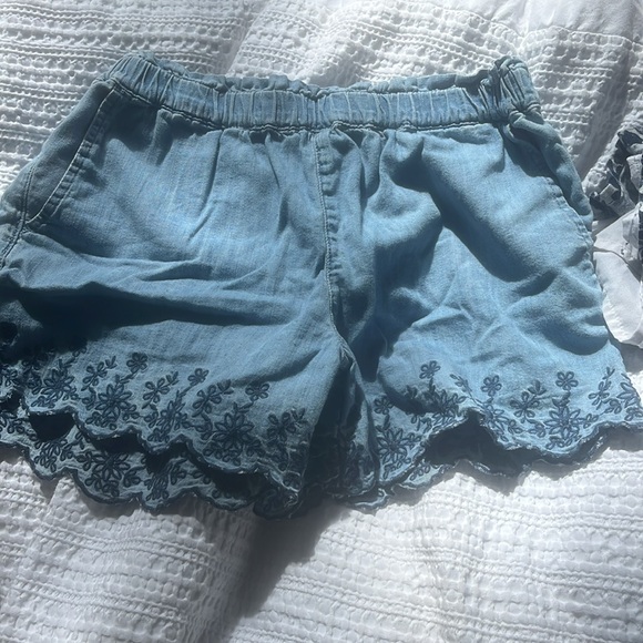 🩵🤍Shorts set!!!🤍🩵 - Picture 4 of 7